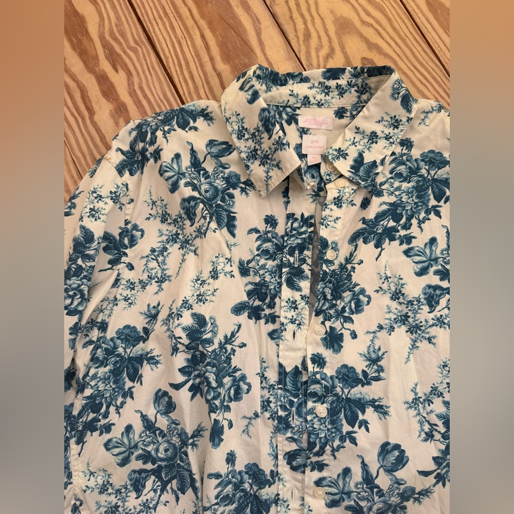 GAP Women’s Button-Down Floral Shirt in Cream and Teal Loveshackfancy